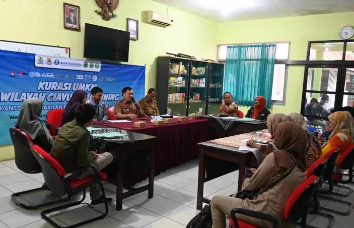 Kembangkan Pemasaran, Pelaku UMKM di Cirebon Dibekali Ilmu Digitalisasi 