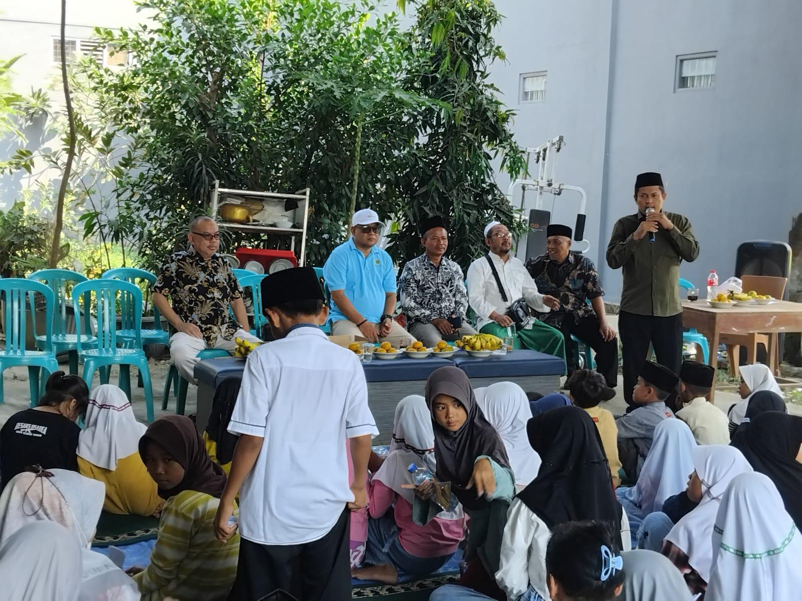 Berbagi kebahagiaan